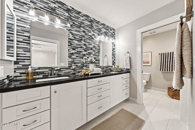 7702 E PINCHOT Avenue, Scottsdale, AZ 85251