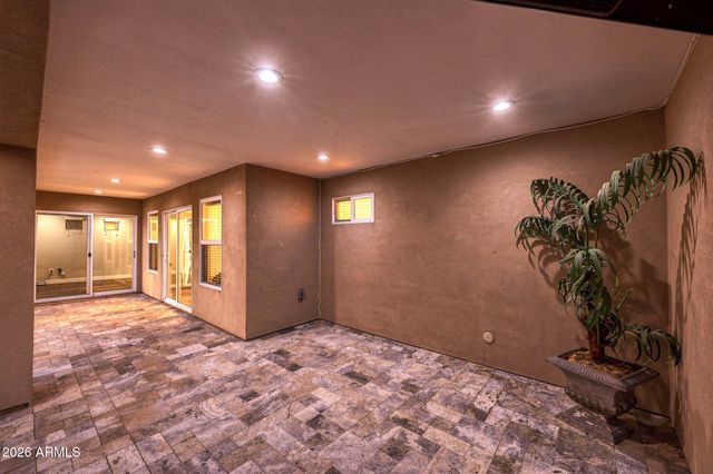 7702 E PINCHOT Avenue, Scottsdale, AZ 85251