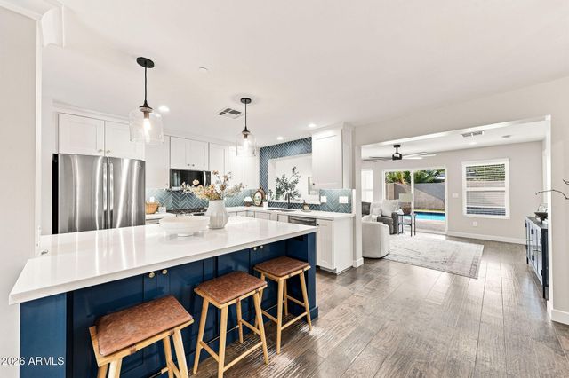 7702 E PINCHOT Avenue, Scottsdale, AZ 85251
