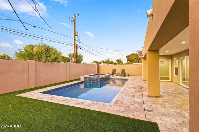 7702 E PINCHOT Avenue, Scottsdale, AZ 85251