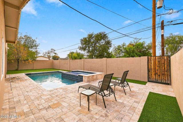 7702 E PINCHOT Avenue, Scottsdale, AZ 85251