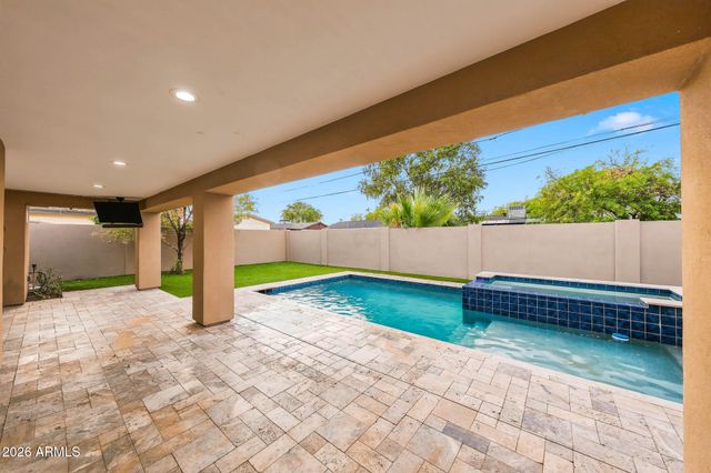 7702 E PINCHOT Avenue, Scottsdale, AZ 85251