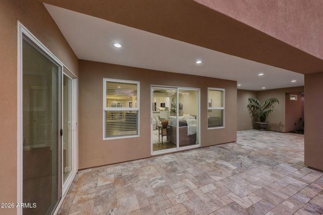 7702 E PINCHOT Avenue, Scottsdale, AZ 85251
