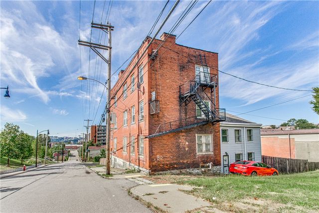 2029 Rose St, Hill District, PA 15219