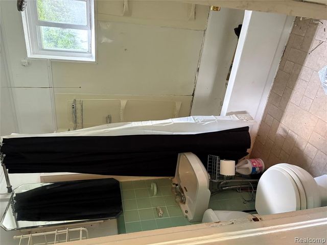 2234 Shattuck Road, Saginaw, MI 48603