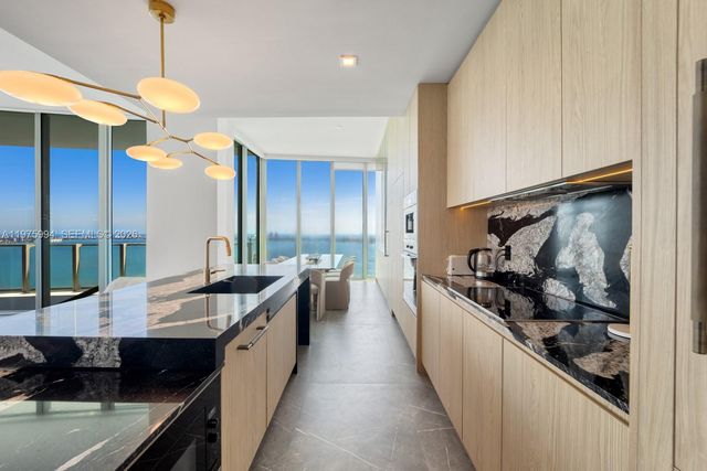 2900 NE 7th Avenue UPH-4602, Miami, FL 33137