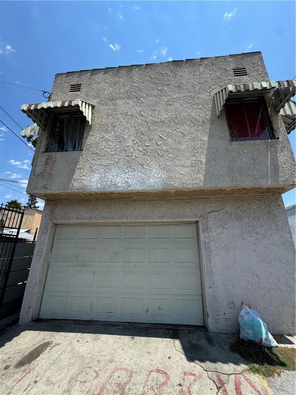 Image 6 of property listing at 5720 E Beverly, East Los Angeles, CA 90022