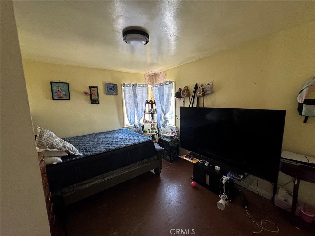 Image 9 of property listing at 5720 E Beverly, East Los Angeles, CA 90022