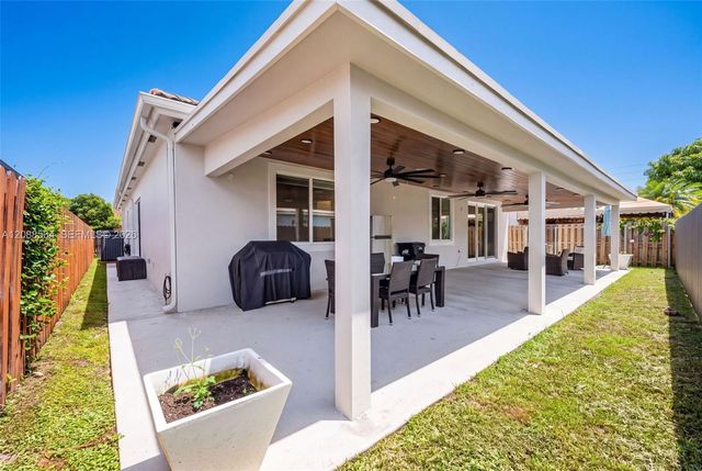 14940 NW 89th Avenue, Miami Lakes, FL 33018