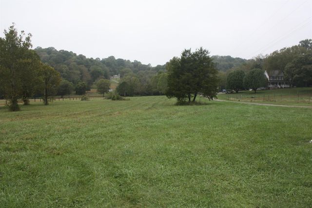 5679 Carters Creek Pike, Thompsons Station, TN 37179
