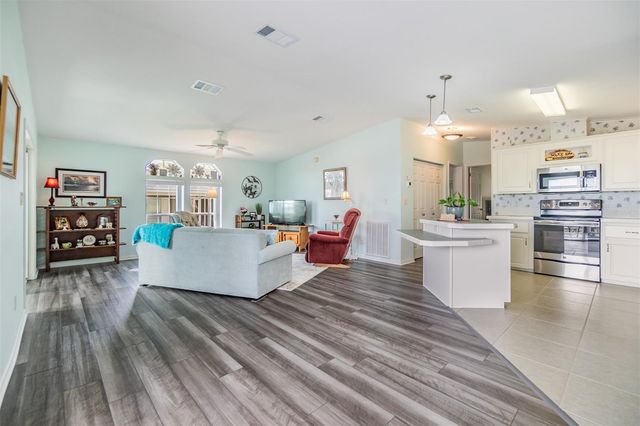 37443 GILL AVENUE, Zephyrhills, FL 33541