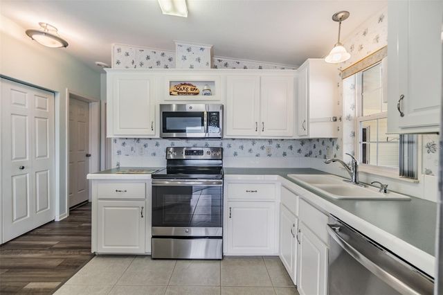 37443 GILL AVENUE, Zephyrhills, FL 33541