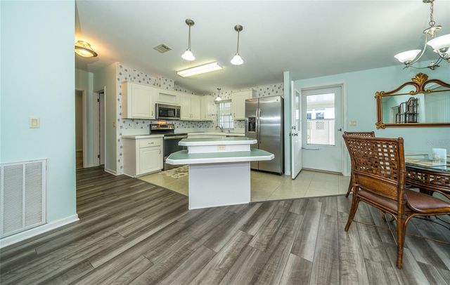 37443 GILL AVENUE, Zephyrhills, FL 33541