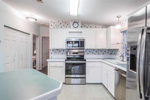 37443 GILL AVENUE, Zephyrhills, FL 33541