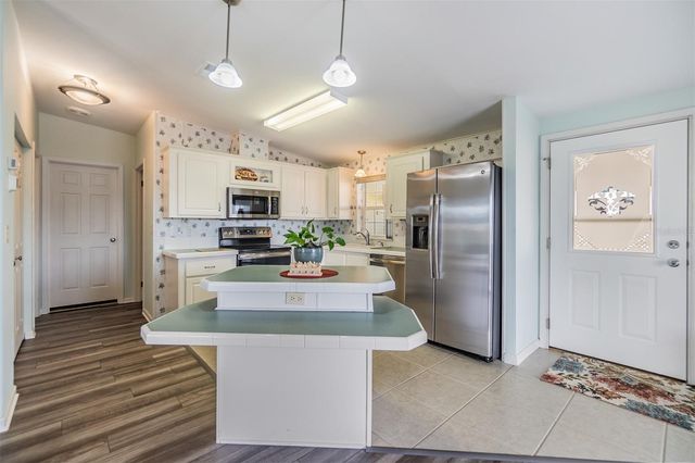 37443 GILL AVENUE, Zephyrhills, FL 33541