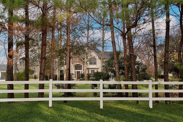 11827 Water Oak Drive, Magnolia, TX 77354