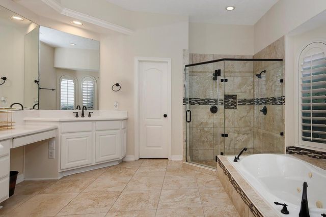 11827 Water Oak Drive, Magnolia, TX 77354