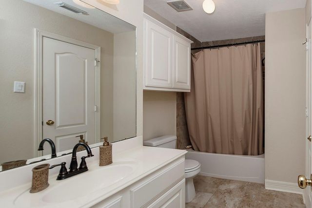 11827 Water Oak Drive, Magnolia, TX 77354