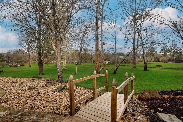 11827 Water Oak Drive, Magnolia, TX 77354