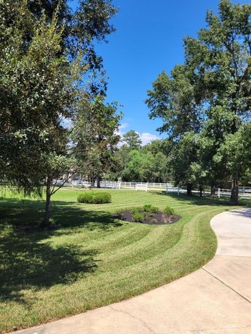 11827 Water Oak Drive, Magnolia, TX 77354