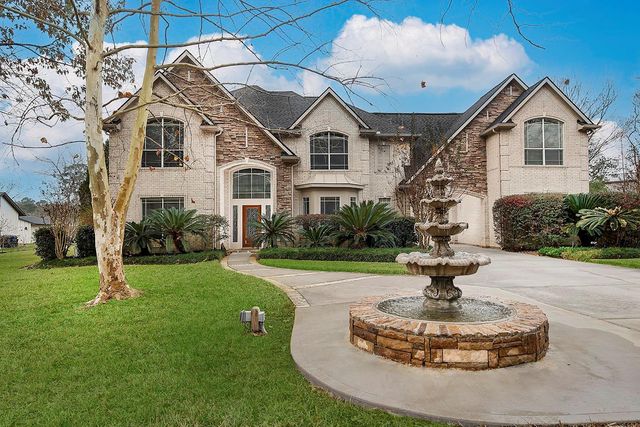 11827 Water Oak Drive, Magnolia, TX 77354