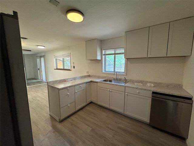 617 Forest Lane, Hurst, TX 76053