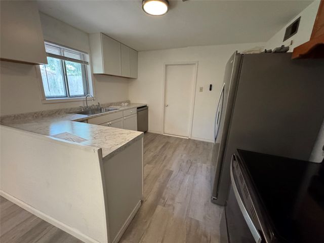 617 Forest Lane, Hurst, TX 76053