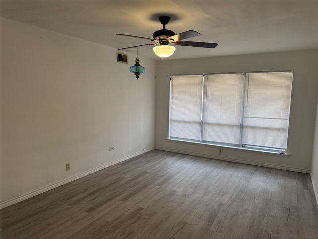 617 Forest Lane, Hurst, TX 76053
