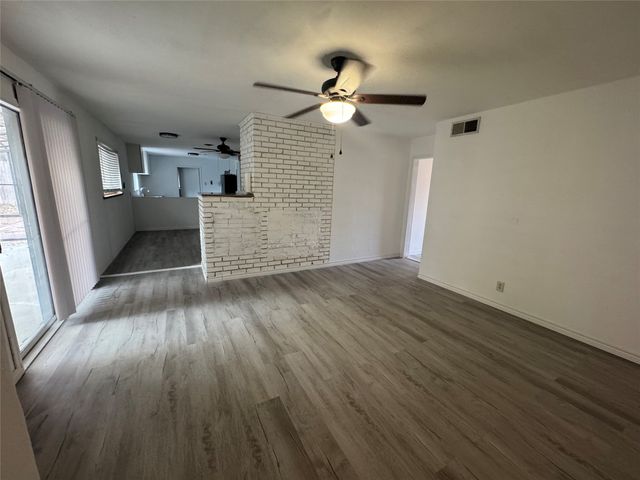 617 Forest Lane, Hurst, TX 76053