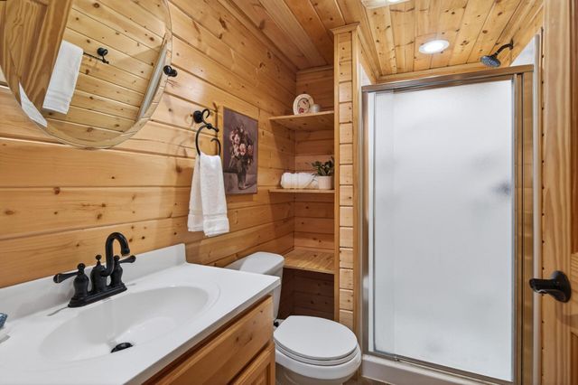 5057 Tuxedo Boulevard, Mound, MN 55364