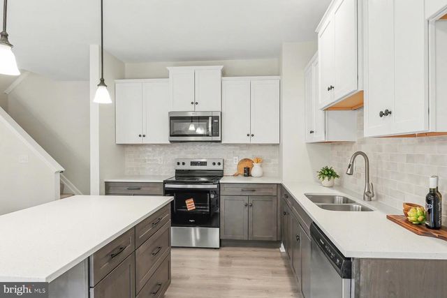 2162 GOLDEN EAGLE DR, York, PA 17408