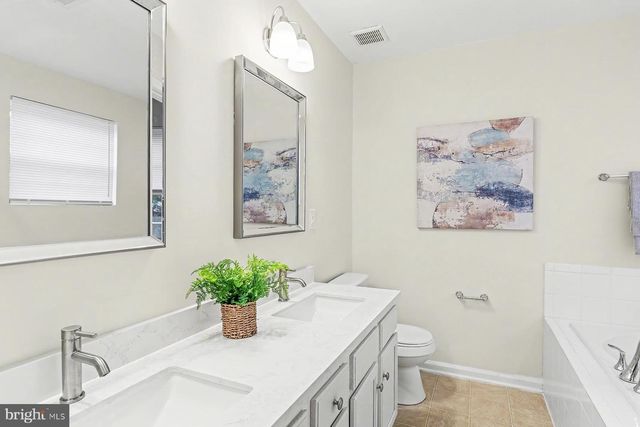 2162 GOLDEN EAGLE DR, York, PA 17408