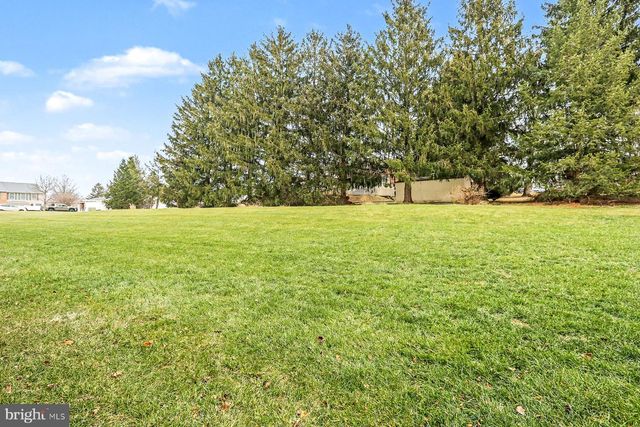 2162 GOLDEN EAGLE DR, York, PA 17408