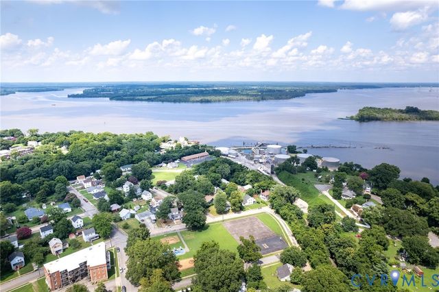 1103 Burnside St, Hopewell, VA 23860