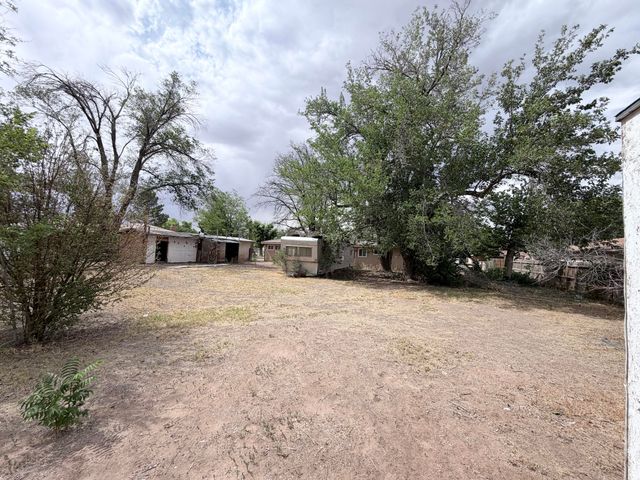 1155 La Vega Road, Bosque Farms, NM 87068