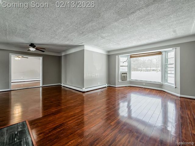 25330 Brookview Street, Farmington, MI 48336