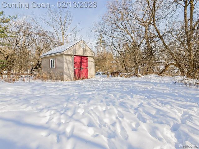 25330 Brookview Street, Farmington, MI 48336