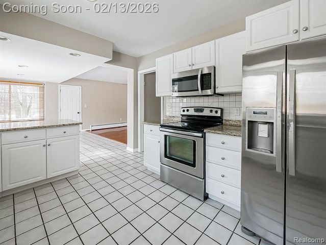 25330 Brookview Street, Farmington, MI 48336