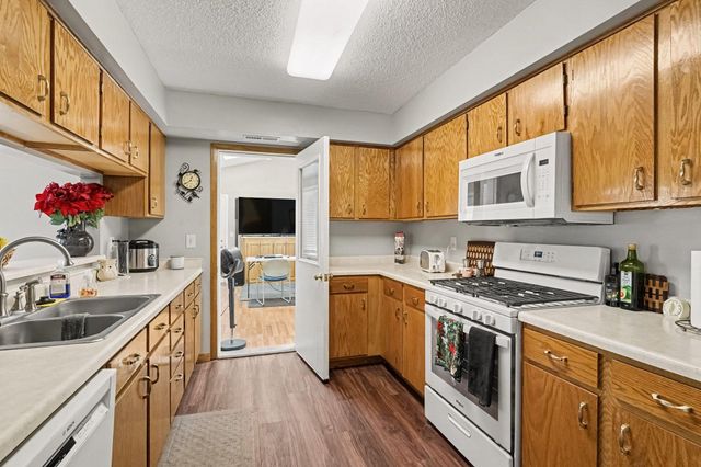 7714 157th Street W, Apple Valley, MN 55124