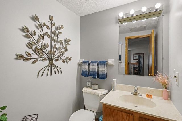 7714 157th Street W, Apple Valley, MN 55124