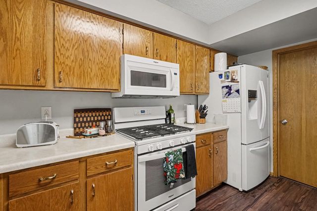 7714 157th Street W, Apple Valley, MN 55124
