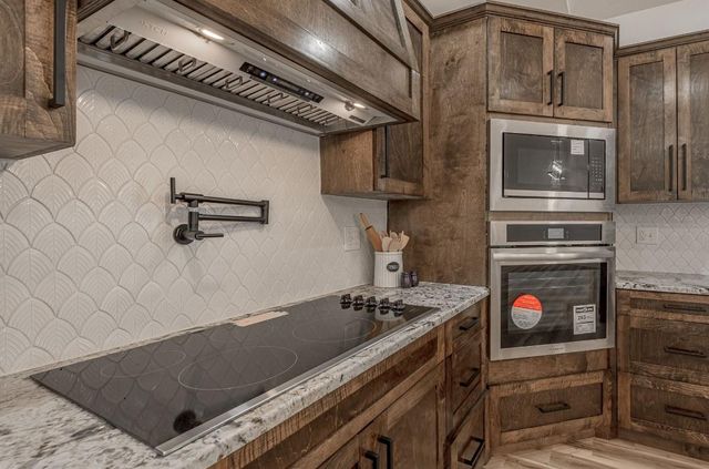 1033 Lonesome Dove Dr, Groveton, TX 75845