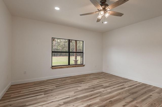1033 Lonesome Dove Dr, Groveton, TX 75845