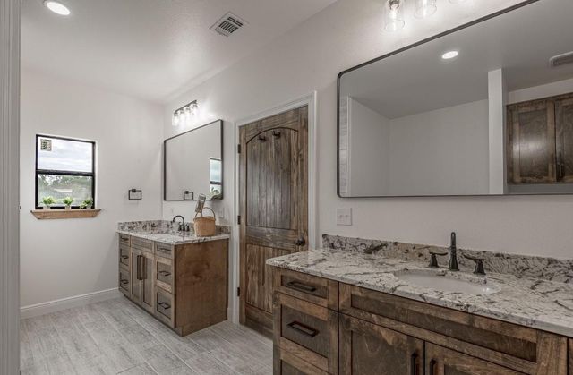 1033 Lonesome Dove Dr, Groveton, TX 75845