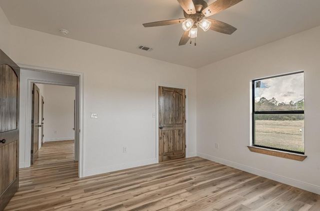 1033 Lonesome Dove Dr, Groveton, TX 75845