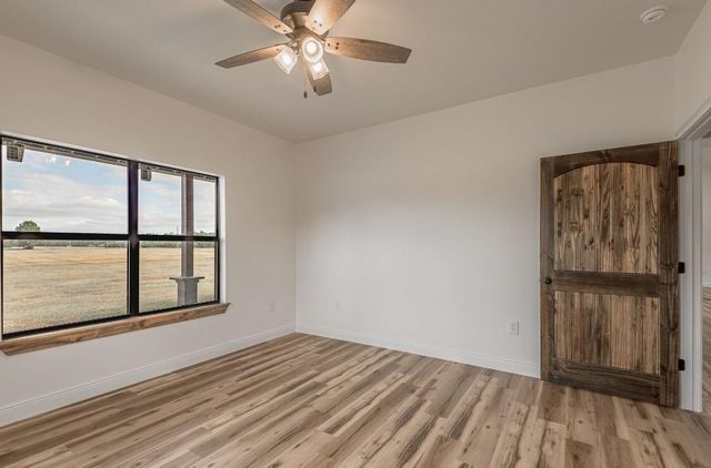 1033 Lonesome Dove Dr, Groveton, TX 75845