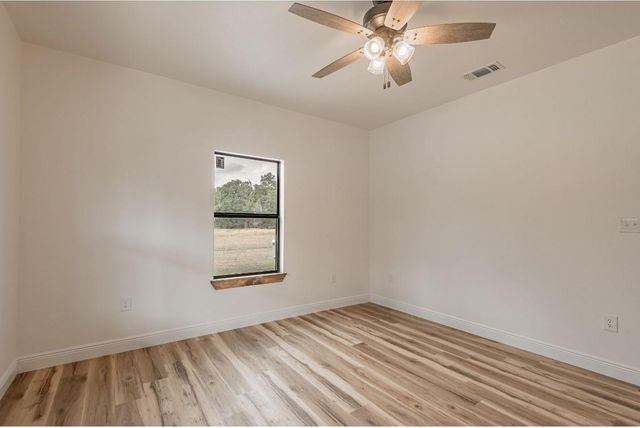 1033 Lonesome Dove Dr, Groveton, TX 75845