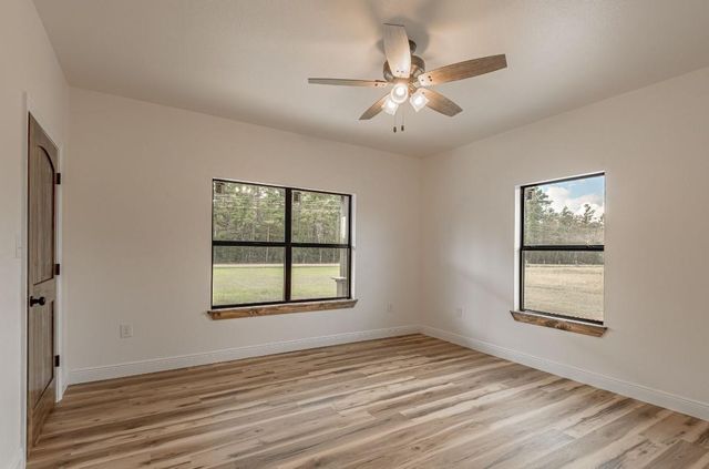 1033 Lonesome Dove Dr, Groveton, TX 75845