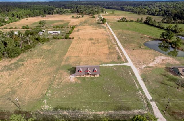 1033 Lonesome Dove Dr, Groveton, TX 75845