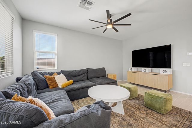 6303 N 67TH Lane, Glendale, AZ 85303